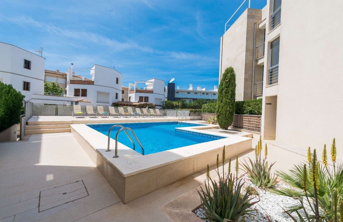 Two-bedroom apartment with pool for long-term rental in Llenaire, Pollensa, Mallorca